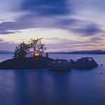 153 Sommarnatt på ön i sjön Foxen